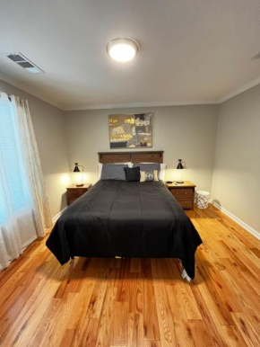 Atlanta Unit 2 Room 2 - Peaceful Weekend Getaway Private Bedroom & Bathroom